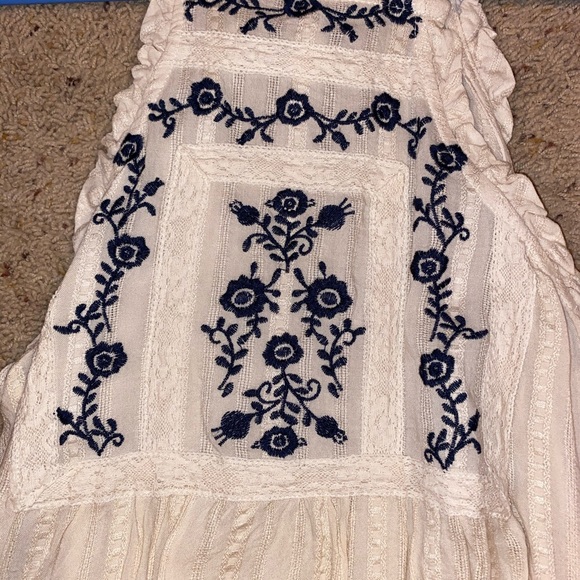 Top - Picture 2 of 3